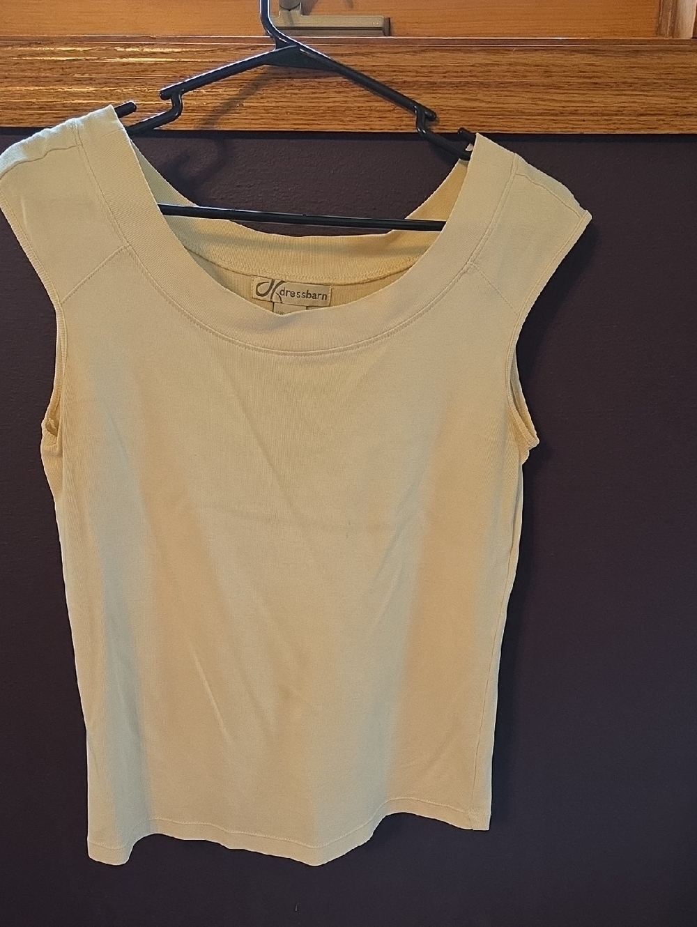 dressbarn Cream Scoop Neck Sleeveless Tank
